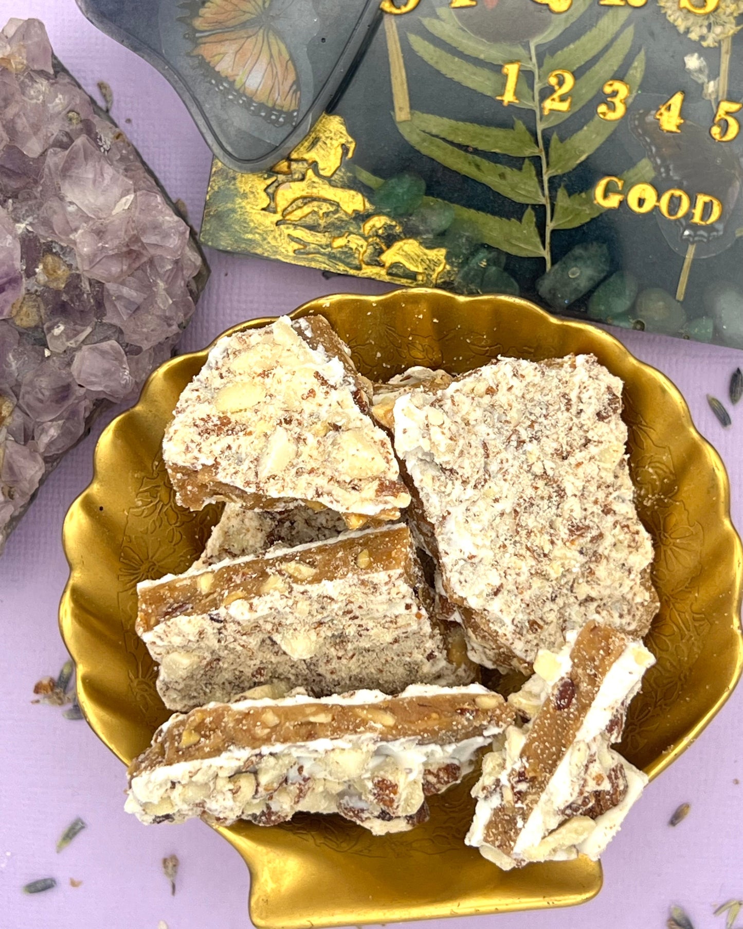 ✨4oz Amethyst Blend: Celestial Crunch White Chocolate Toffee✨